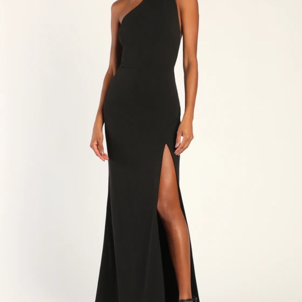 Lulu's Black Asymmetrical One-Shoulder Gown